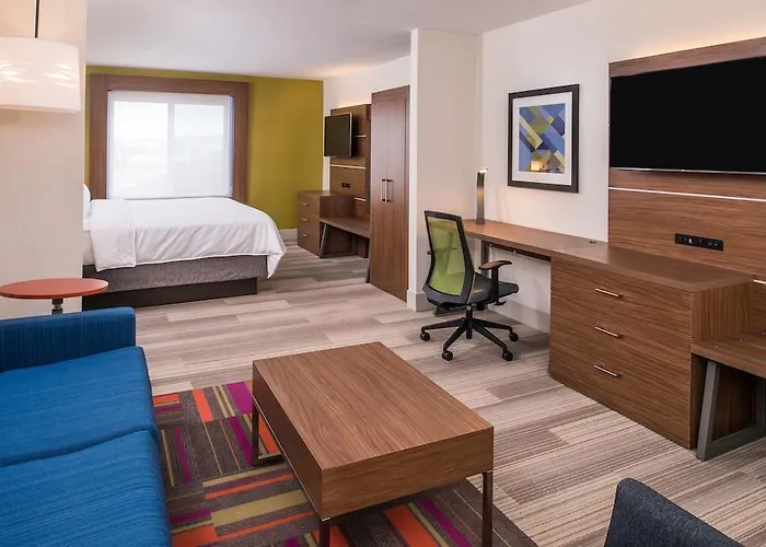 Express By Ihg Hotel 3*
