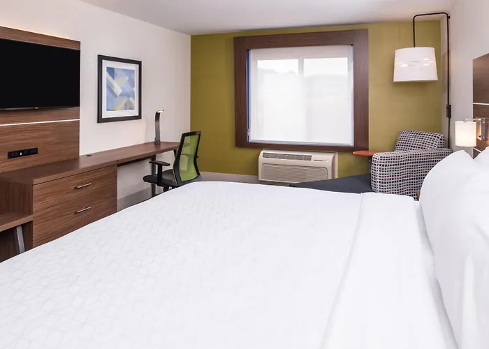 Express By Ihg Hotel 3*