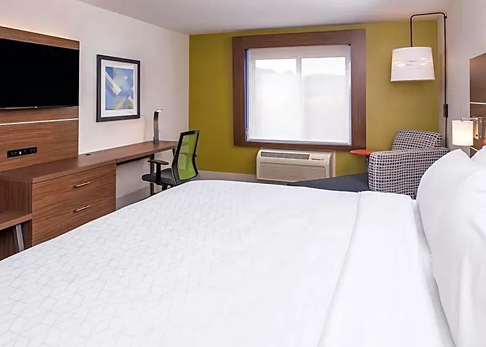 Express By Ihg Hotel 3*